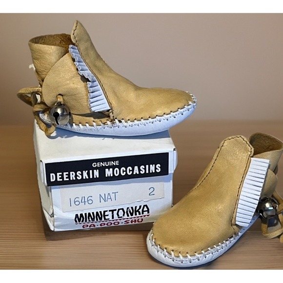 VTG 80s Minnetonka Moccasins Infant Sz 2 Deer Suede w/ Box Leather Crib Shoe EUC - Picture 10 of 10